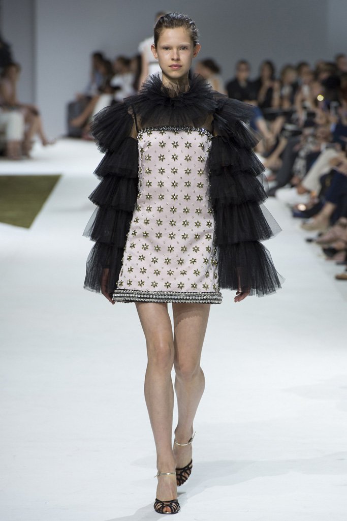 Giambattista Valli 2024巴黎时装周女装高级定制秀