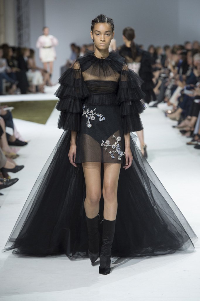 Giambattista Valli 2024巴黎时装周女装高级定制秀