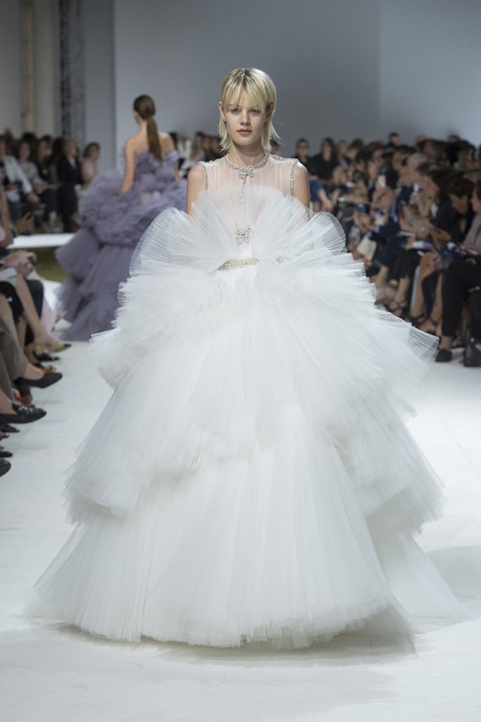 Giambattista Valli 2024巴黎时装周女装高级定制秀