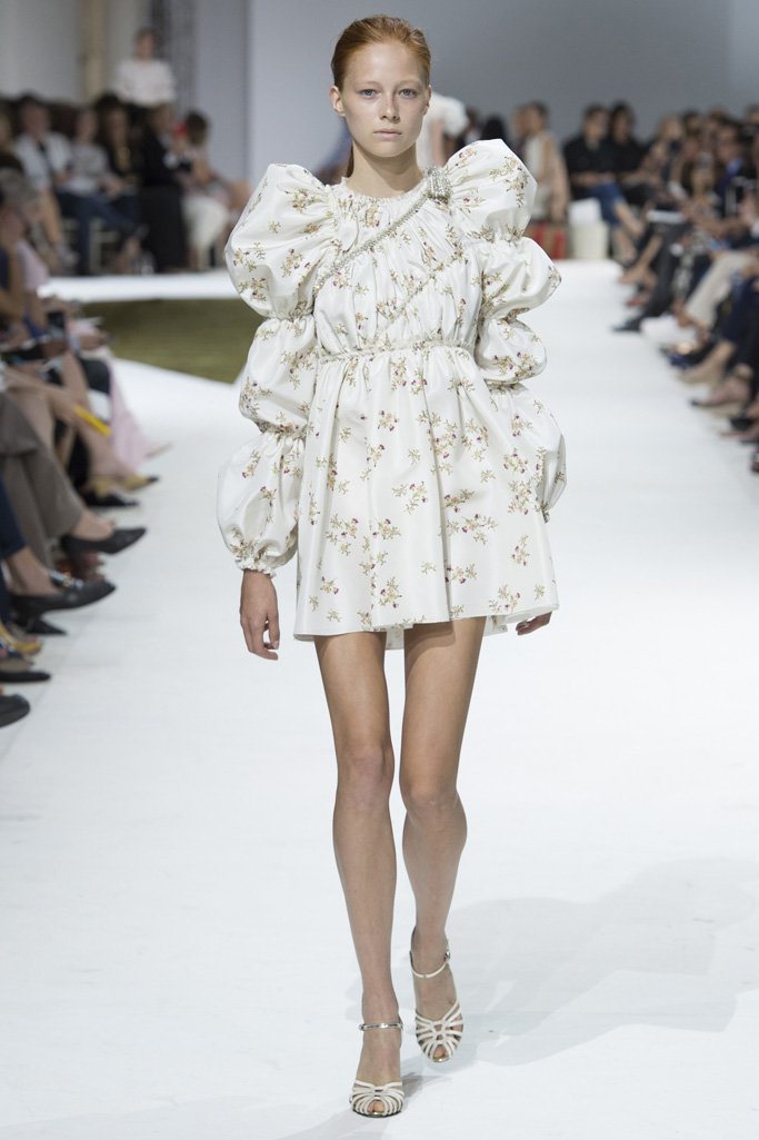 Giambattista Valli 2024巴黎时装周女装高级定制秀