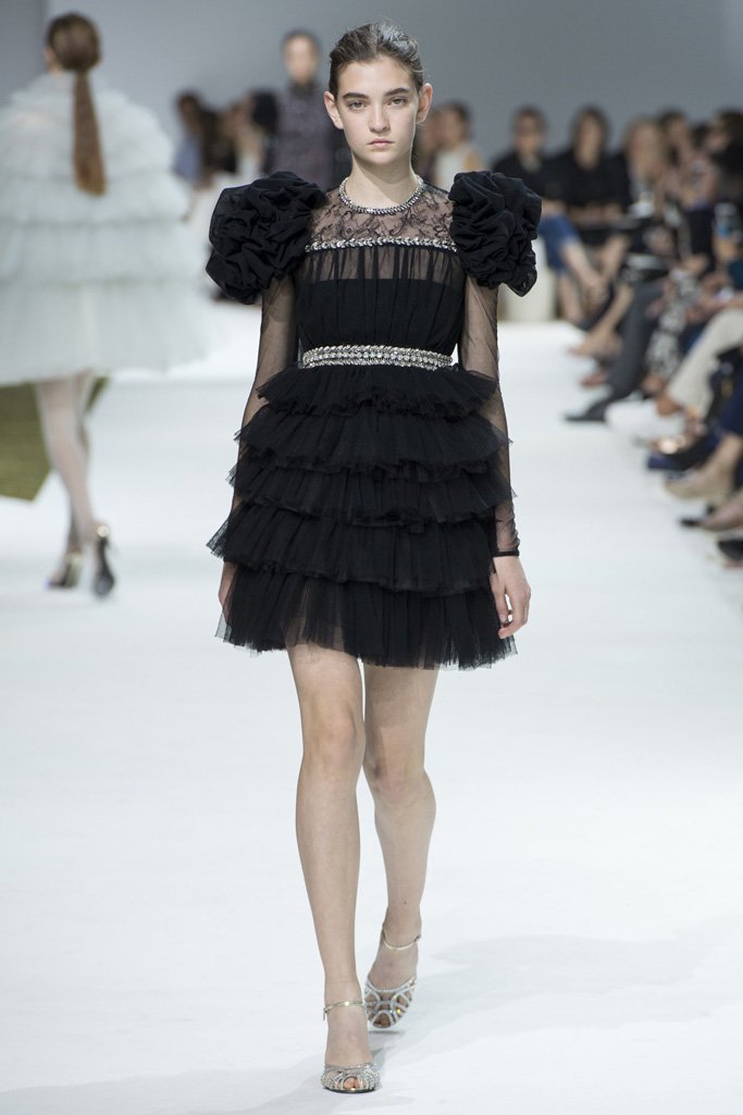 Giambattista Valli 2024巴黎时装周女装高级定制秀