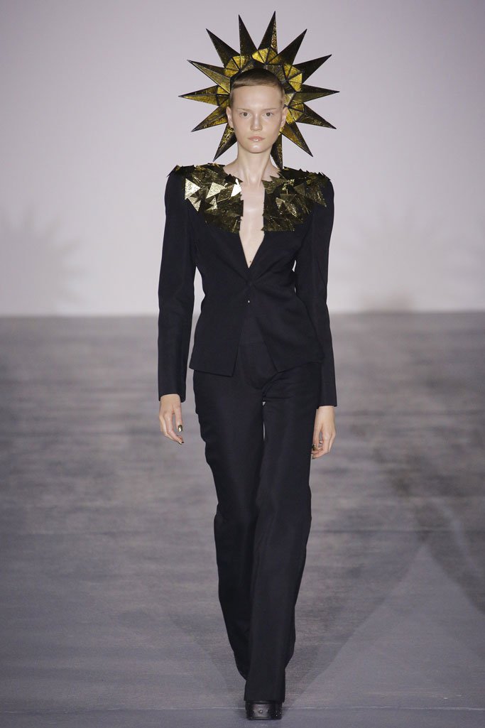 Gareth Pugh（加勒斯·普）2024伦敦时装周女装发布会