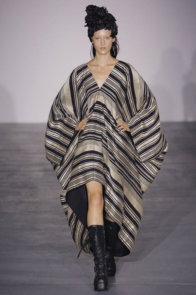 Gareth Pugh（加勒斯·普）2024伦敦时装周女装发布会