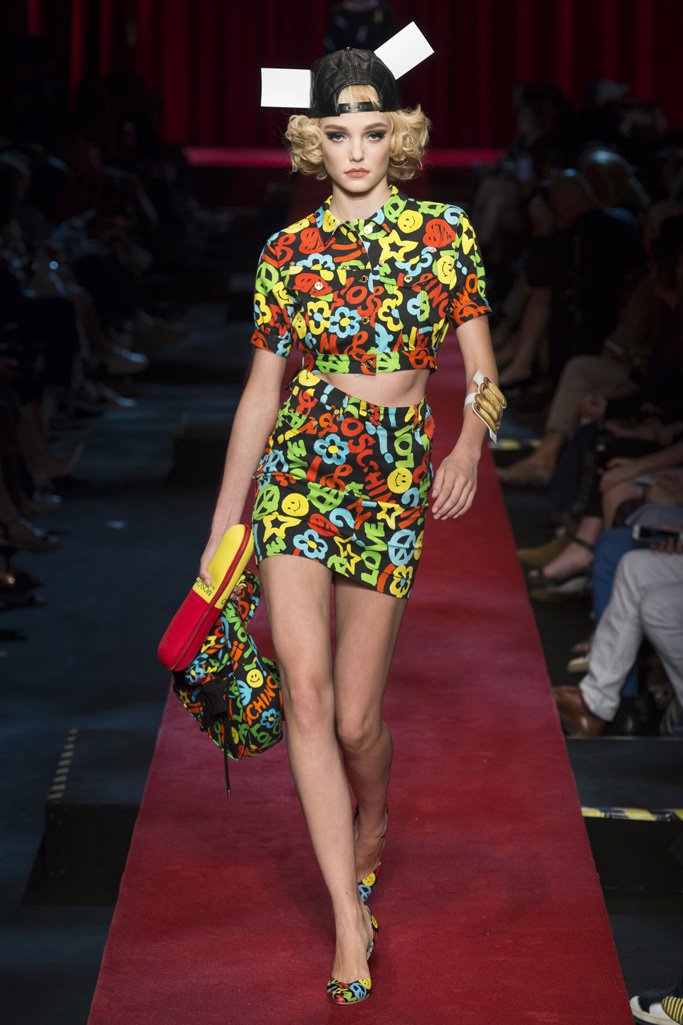 Moschino（莫斯奇诺）2024米兰时装周女装秀