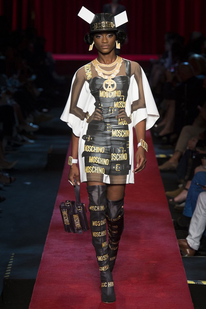 Moschino（莫斯奇诺）2024米兰时装周女装秀