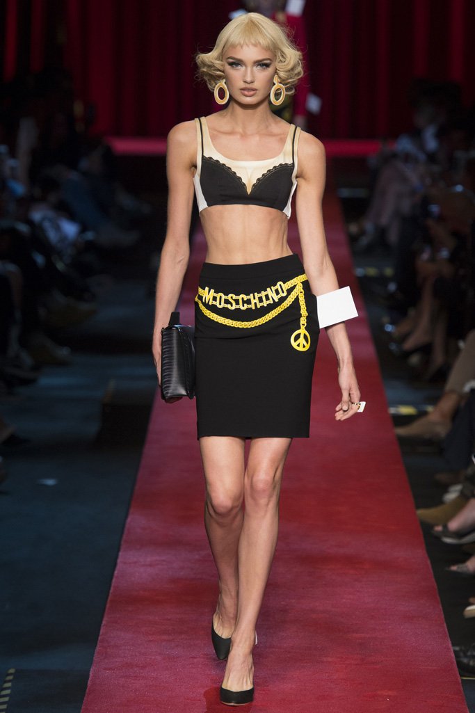 Moschino（莫斯奇诺）2024米兰时装周女装秀