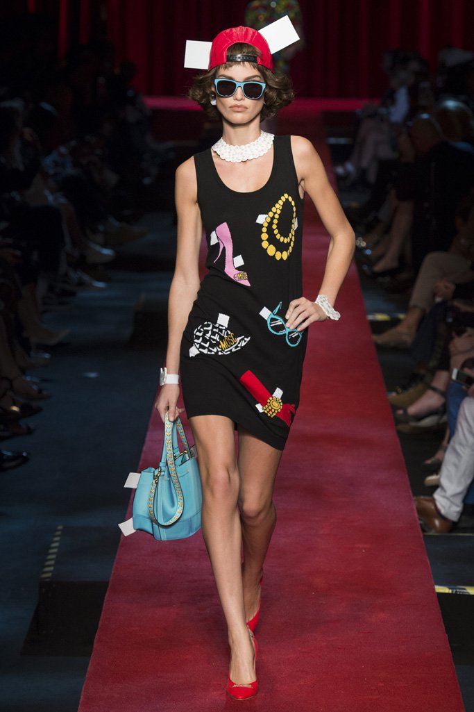 Moschino（莫斯奇诺）2024米兰时装周女装秀