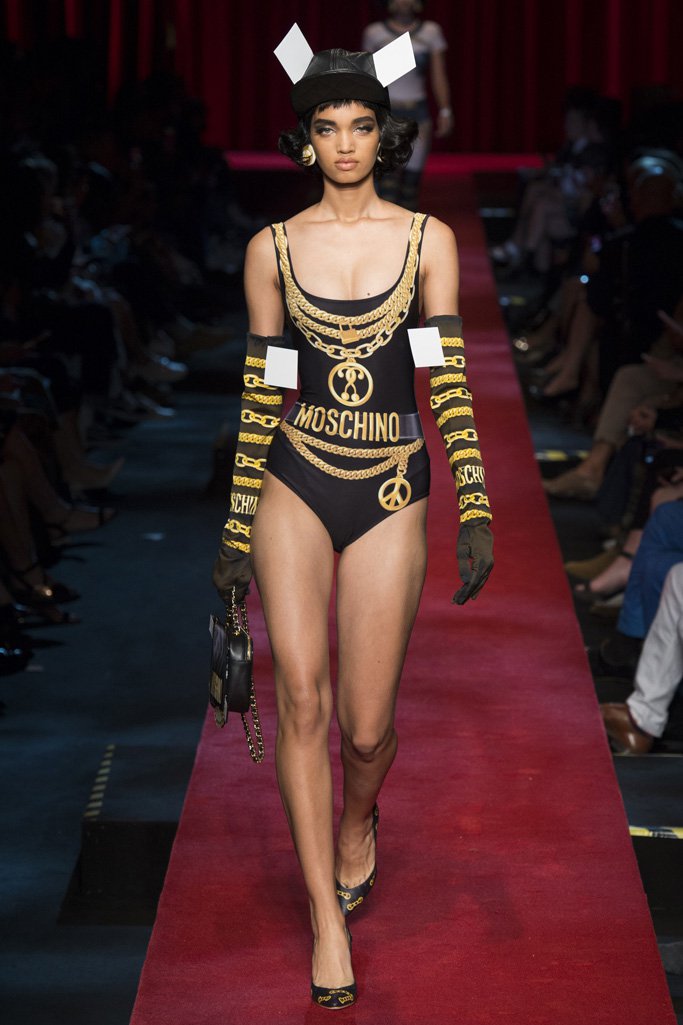 Moschino（莫斯奇诺）2024米兰时装周女装秀