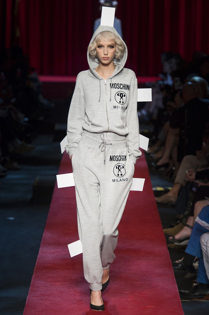 Moschino（莫斯奇诺）2024米兰时装周女装秀