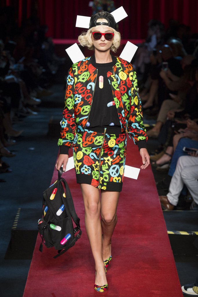 Moschino（莫斯奇诺）2024米兰时装周女装秀