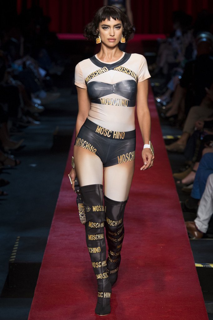 Moschino（莫斯奇诺）2024米兰时装周女装秀