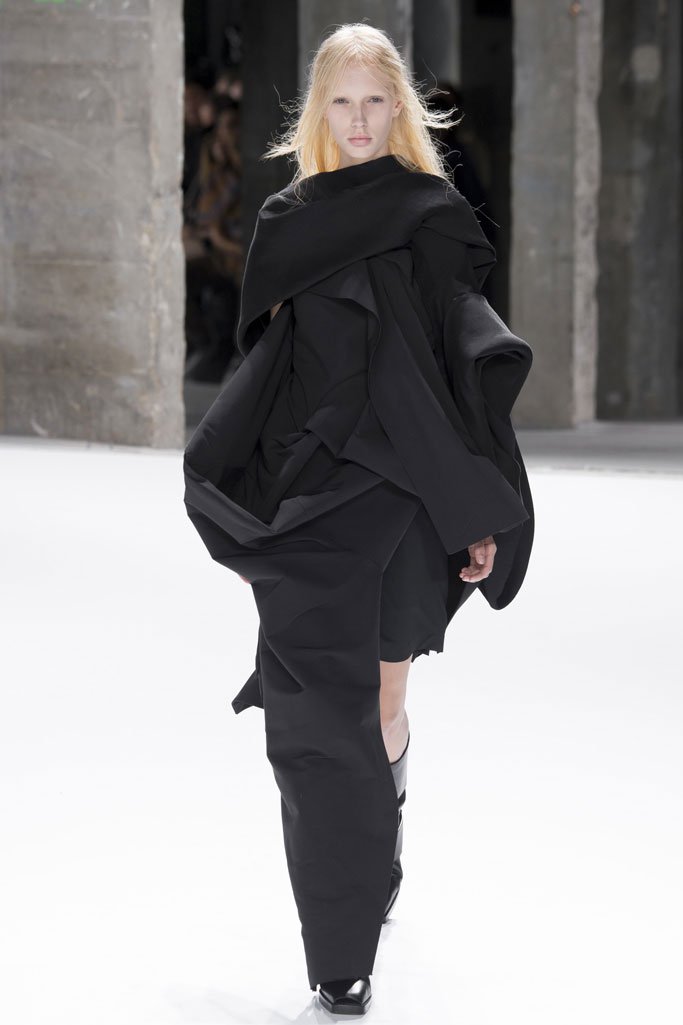 Rick Owens（瑞克·欧文斯）2024春夏巴黎时装周女装秀