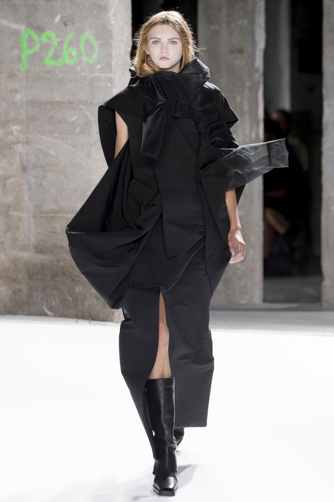 Rick Owens（瑞克·欧文斯）2024春夏巴黎时装周女装秀