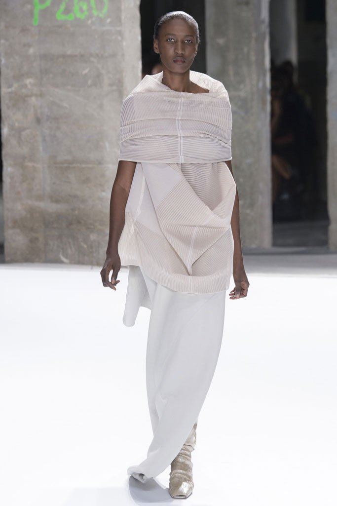 Rick Owens（瑞克·欧文斯）2024春夏巴黎时装周女装秀