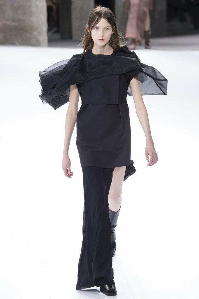 Rick Owens（瑞克·欧文斯）2024春夏巴黎时装周女装秀