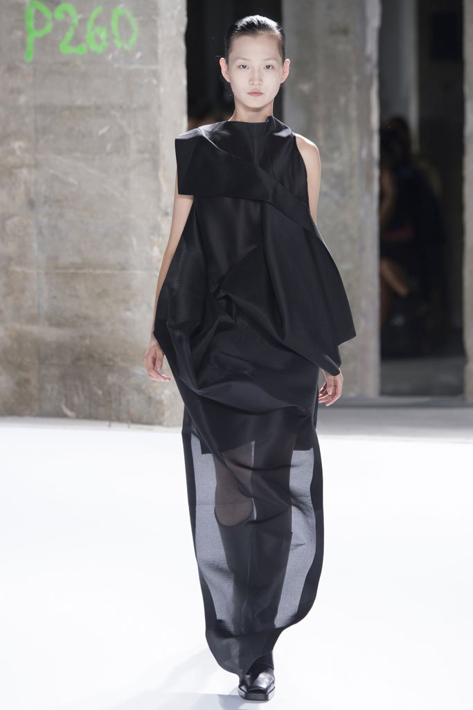 Rick Owens（瑞克·欧文斯）2024春夏巴黎时装周女装秀