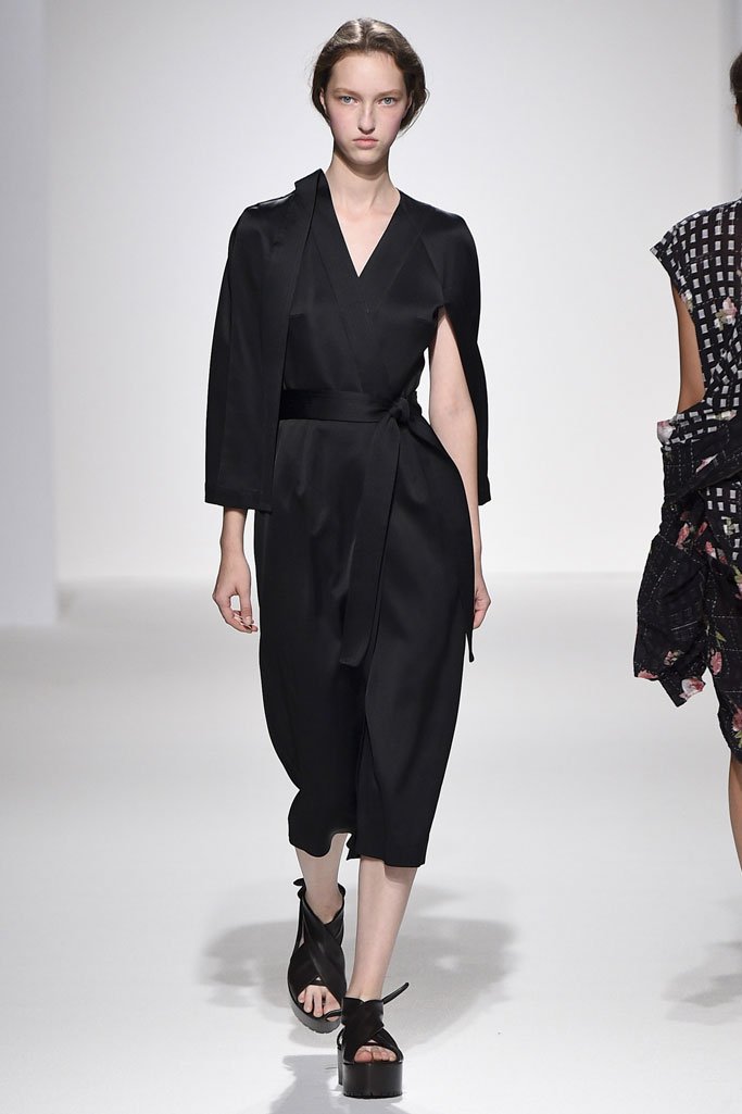 Chalayan（卡拉扬）2024巴黎时装周女装秀