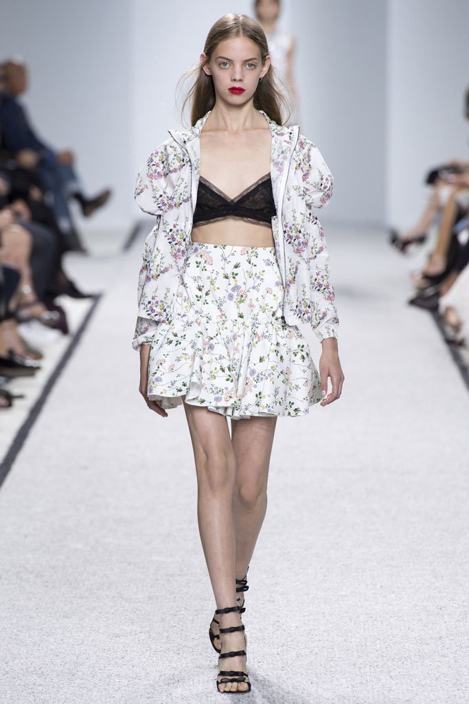 Giambattista Valli 2024春夏巴黎时装周时装秀