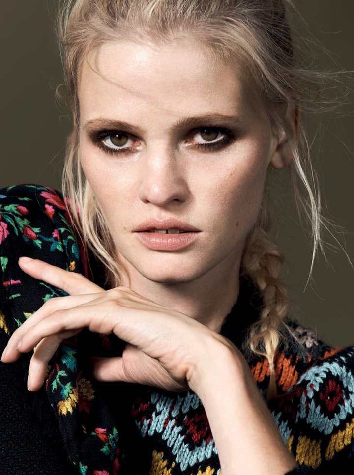 超模Lara Stone 演绎《Vogue》时尚杂志大片