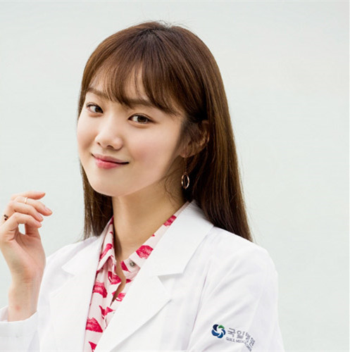 深扒《doctors》朴信惠发型与发色 空气刘海造型霸占头条