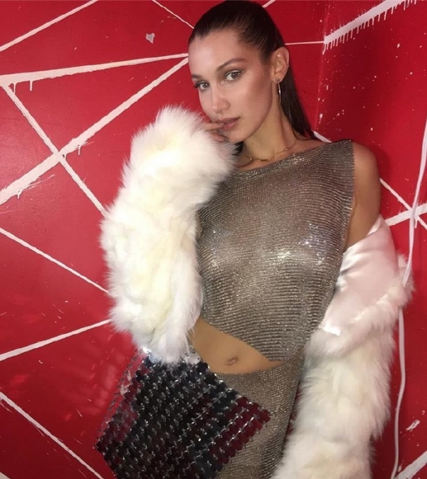 贝拉哈迪德(bella hadid)最新街拍 性感装扮庆生