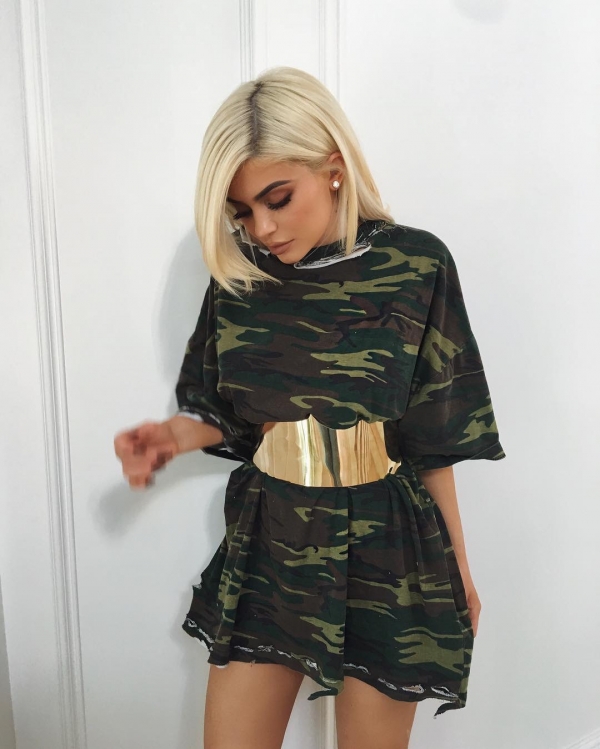 凯莉•詹娜 (Kylie Jenner)最新街拍合辑 大解析