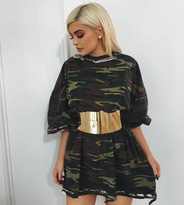 凯莉•詹娜 (Kylie Jenner)最新街拍合辑 大解析