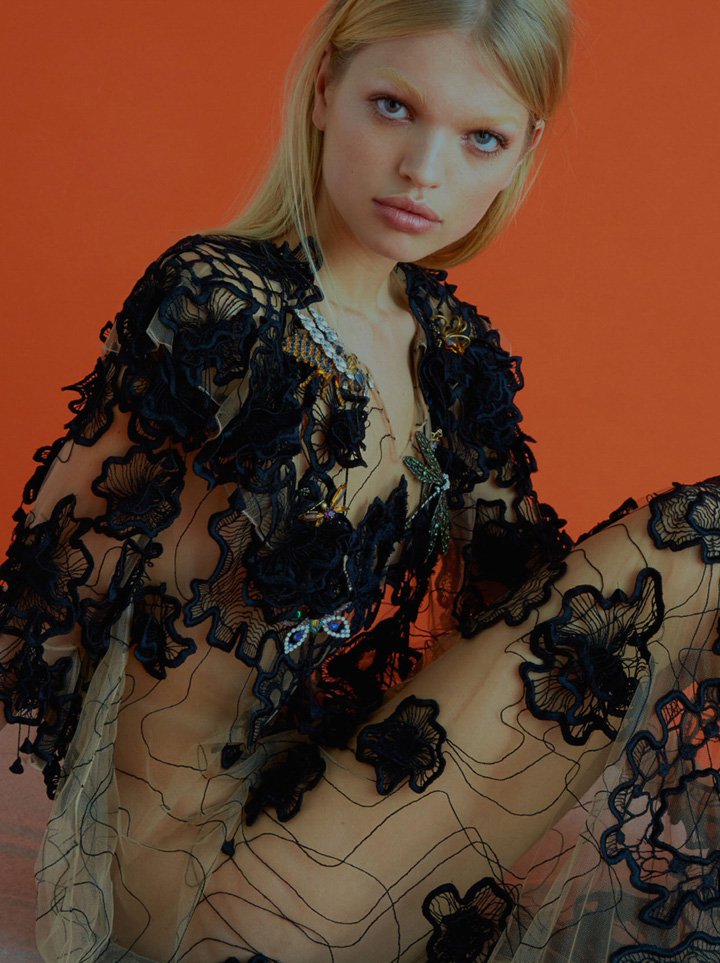 超模Daphne Groeneveld 演绎《Elle》杂志英国版