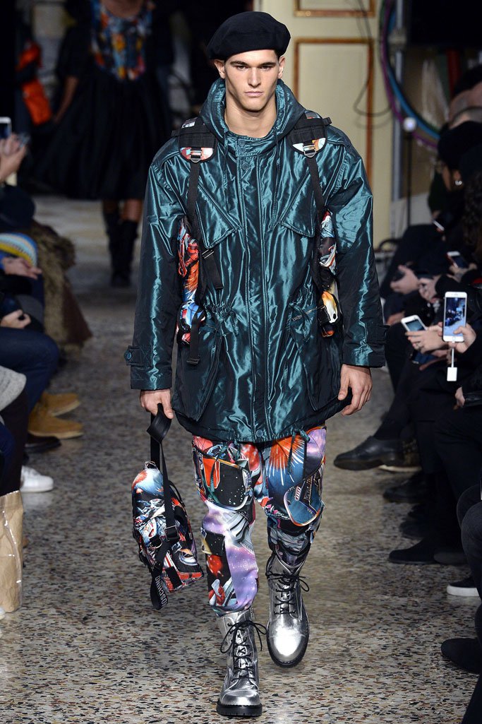 Moschino（莫斯奇诺）2024米兰时装周男装秀