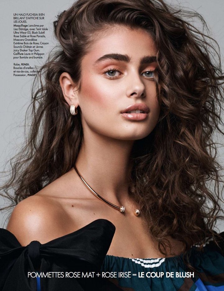 超模Taylor Hill 演绎《Elle》时尚杂志大片