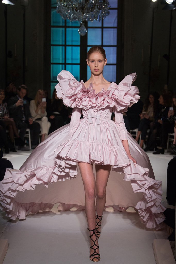 Giambattista Valli 2024巴黎时装周春夏时装秀