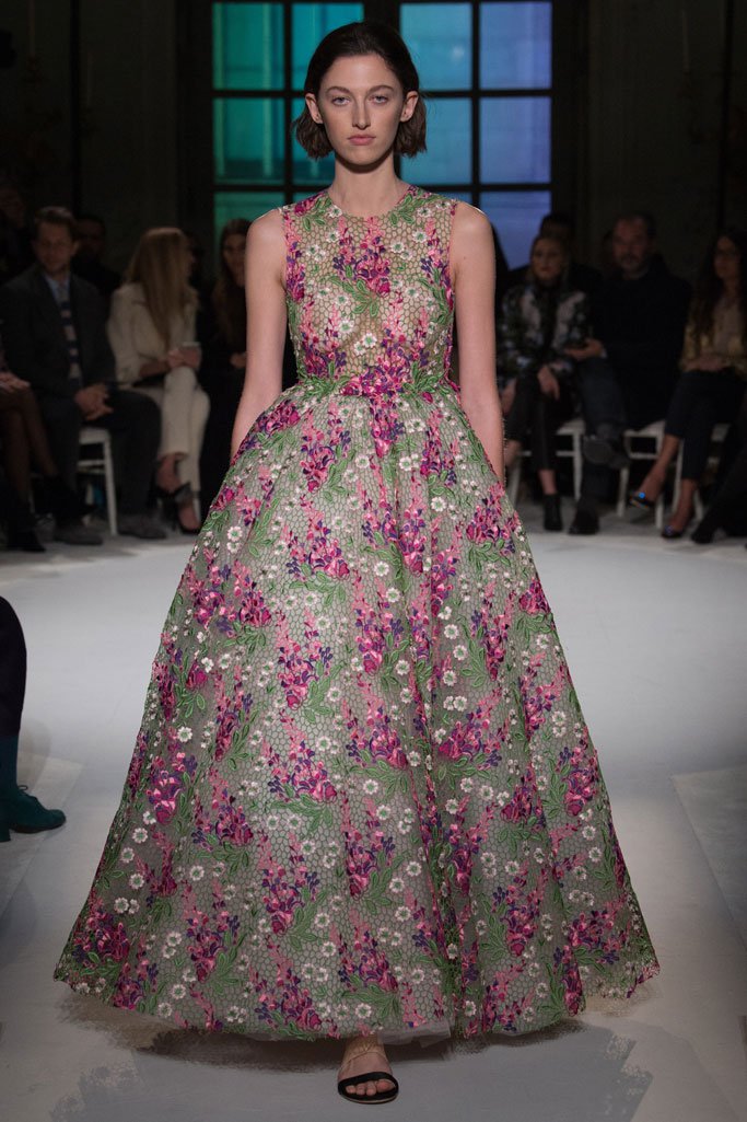 Giambattista Valli 2024巴黎时装周春夏时装秀