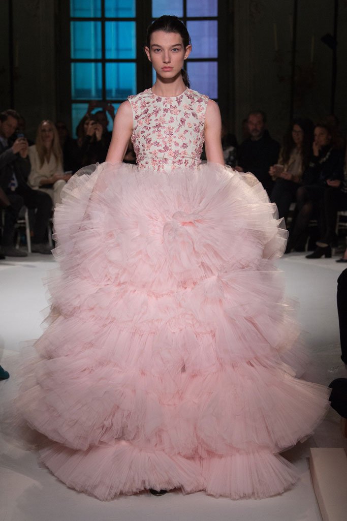 Giambattista Valli 2024巴黎时装周春夏时装秀