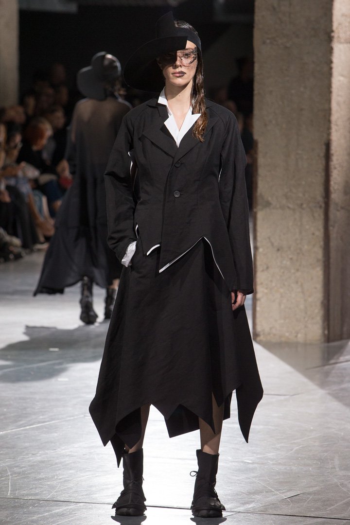 Yohji Yamamoto（山本耀司）2024巴黎时装周时装秀