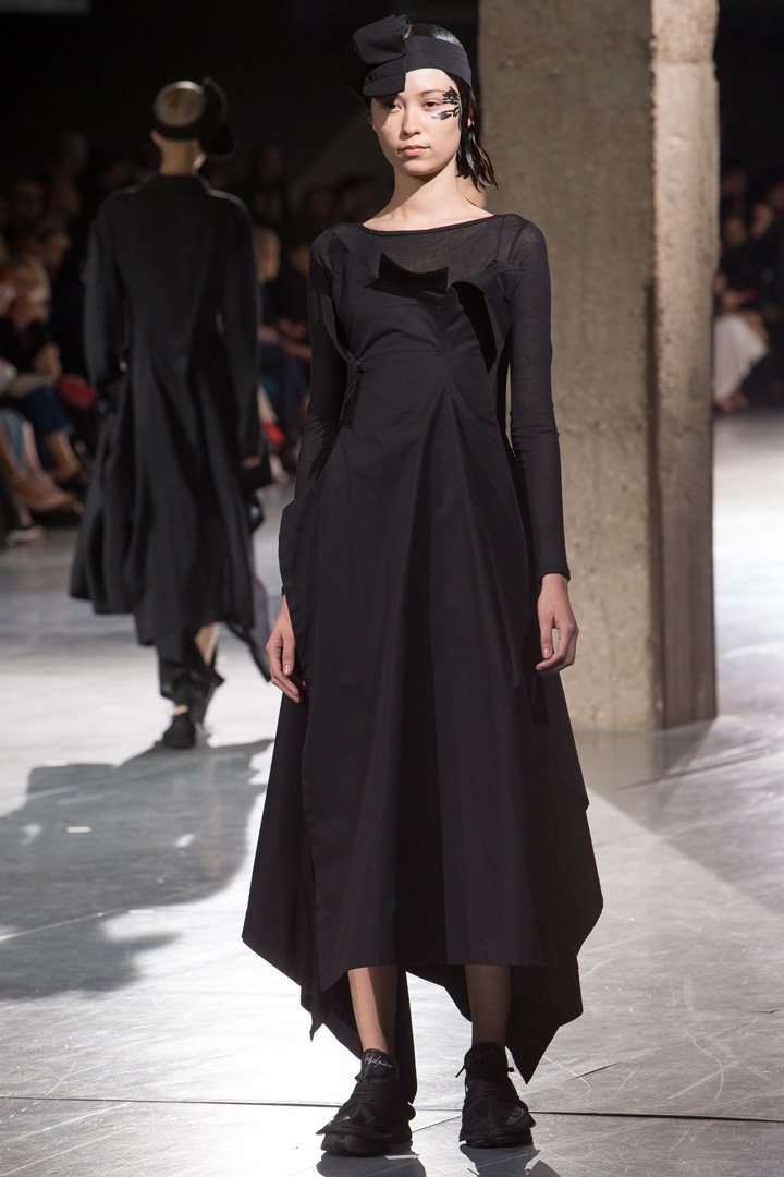 Yohji Yamamoto（山本耀司）2024巴黎时装周时装秀