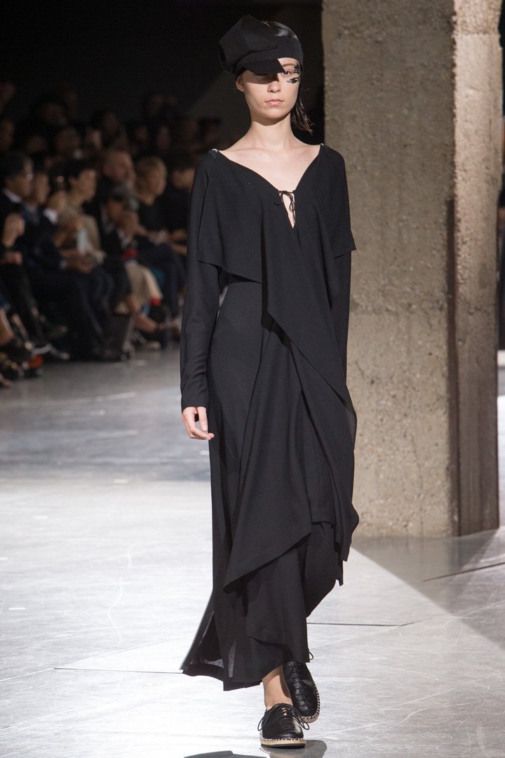 Yohji Yamamoto（山本耀司）2024巴黎时装周时装秀