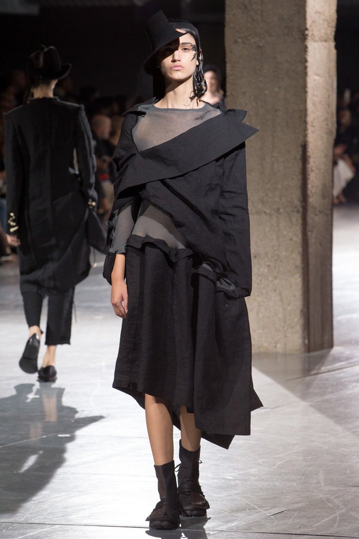 Yohji Yamamoto（山本耀司）2024巴黎时装周时装秀