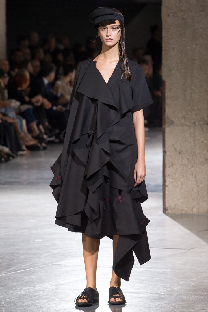 Yohji Yamamoto（山本耀司）2024巴黎时装周时装秀