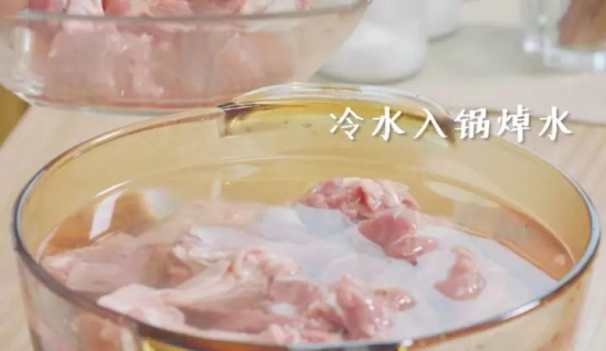 萝卜羊肉汤的家常做法 冬天多喝它除湿补虚好