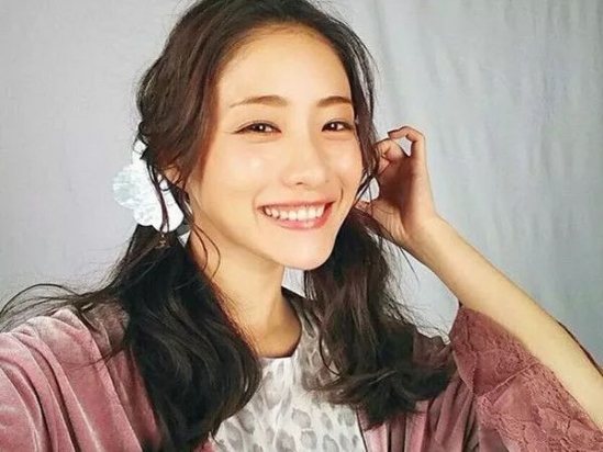 2024流行什么发型女 “十元”发型让你美出新高度