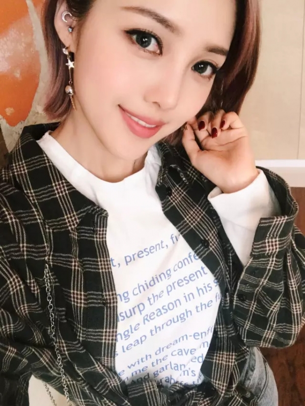 初秋穿什么衣服好看女