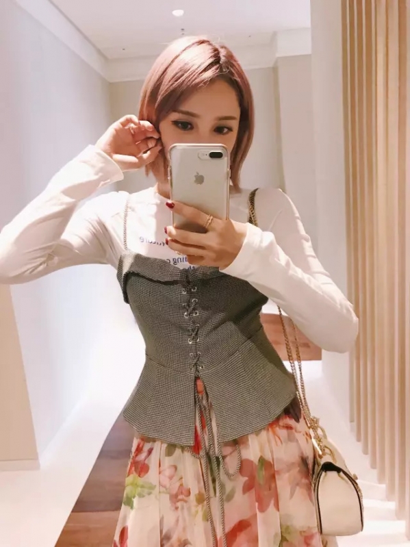 初秋穿什么衣服好看女