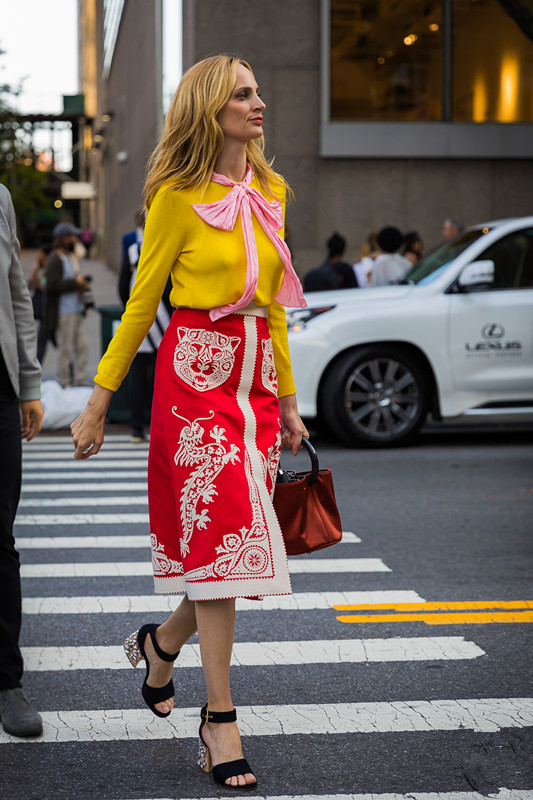 个子矮的女生适合什么衣服 女生显高搭配图片