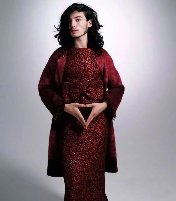 ezra miller 女装 ezra miller 壁花少年