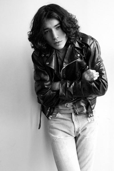 ezra miller 女装 ezra miller 壁花少年