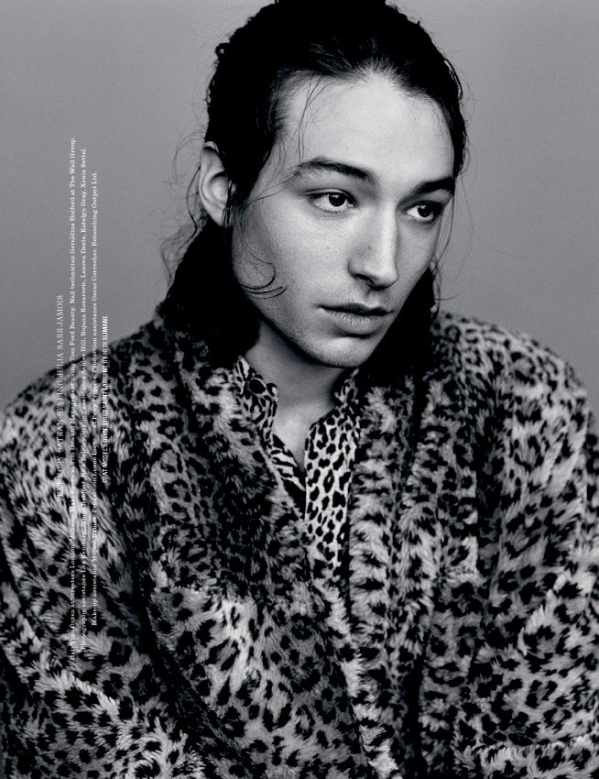 ezra miller 女装 ezra miller 壁花少年