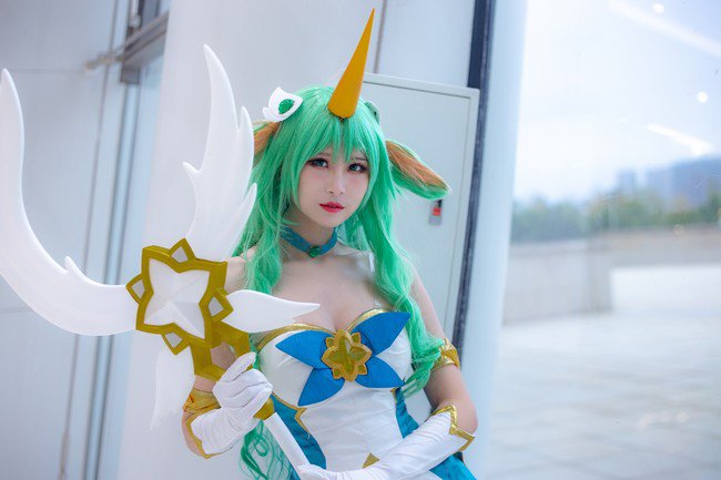 LOL星之守护者索拉卡cosplay图片